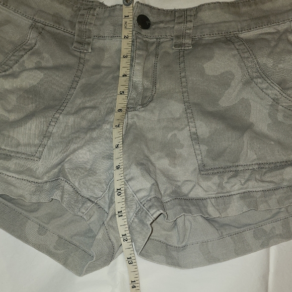 Faded Glory Gray Cargo Shorts Modern Urban Style - Picture 4 of 8